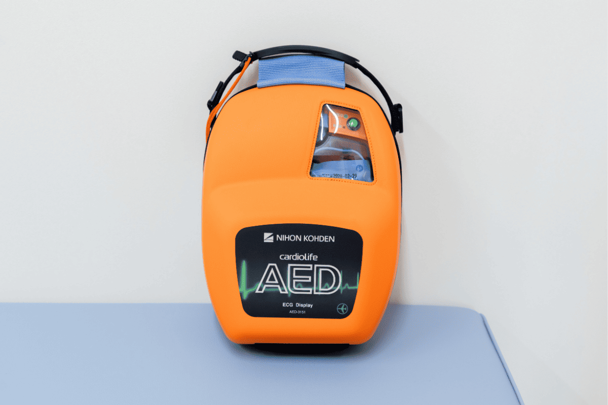 AED(自動体外式除細動器)